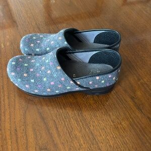 Ladies Dansko Clogs